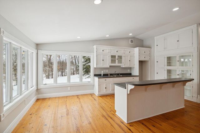 17490 G Drive N, Marshall Twp, MI 49068