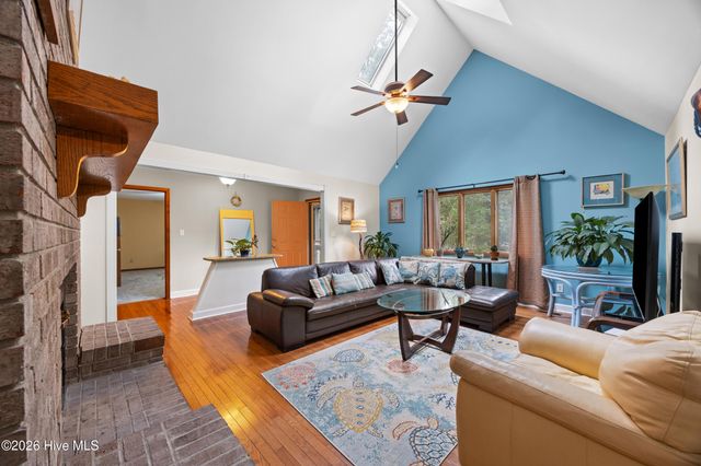 528 Pinehurst Circle, Hampstead, NC 28443