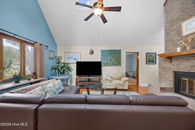 528 Pinehurst Circle, Hampstead, NC 28443