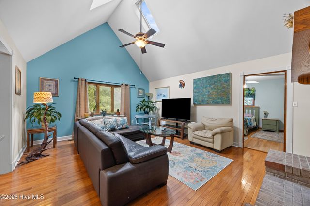 528 Pinehurst Circle, Hampstead, NC 28443