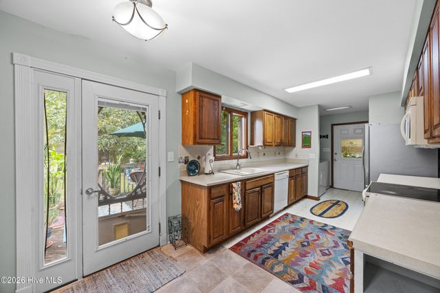 528 Pinehurst Circle, Hampstead, NC 28443