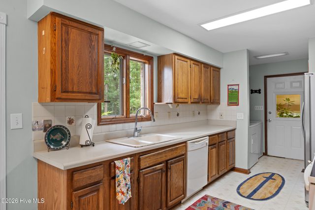 528 Pinehurst Circle, Hampstead, NC 28443
