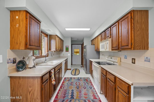 528 Pinehurst Circle, Hampstead, NC 28443