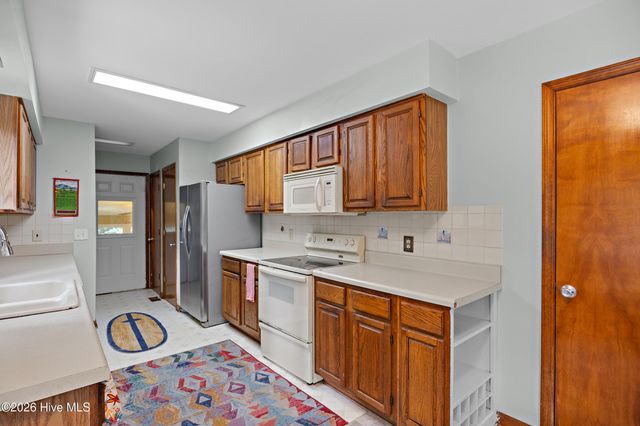 528 Pinehurst Circle, Hampstead, NC 28443