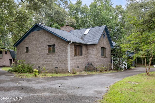 528 Pinehurst Circle, Hampstead, NC 28443