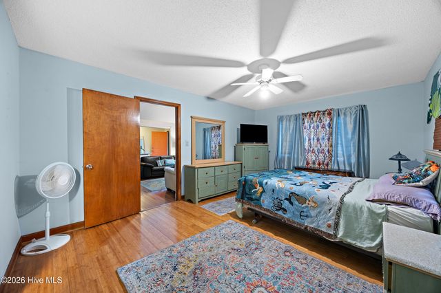 528 Pinehurst Circle, Hampstead, NC 28443