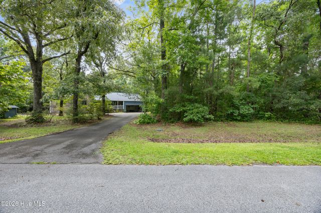 528 Pinehurst Circle, Hampstead, NC 28443
