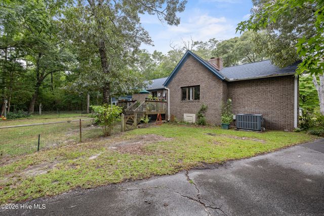 528 Pinehurst Circle, Hampstead, NC 28443