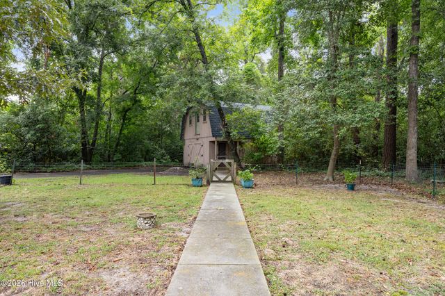 528 Pinehurst Circle, Hampstead, NC 28443