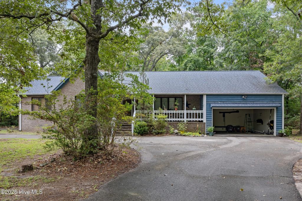 528 Pinehurst Circle, Hampstead, NC 28443