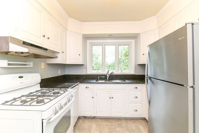711 E 70th Place, Indianapolis, IN 46220