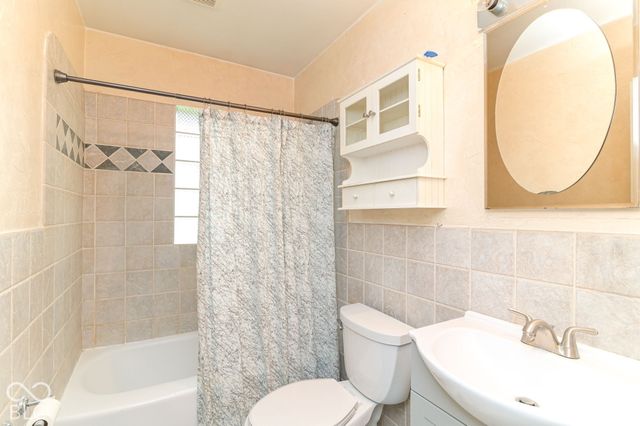 711 E 70th Place, Indianapolis, IN 46220