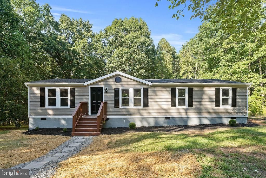 1301 VAWTER CORNER RD, Louisa, VA 23093