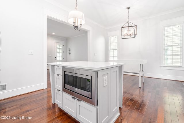 9513 Indian Pipe Ln, Prospect, KY 40059