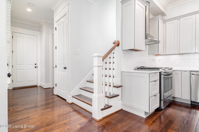 9513 Indian Pipe Ln, Prospect, KY 40059