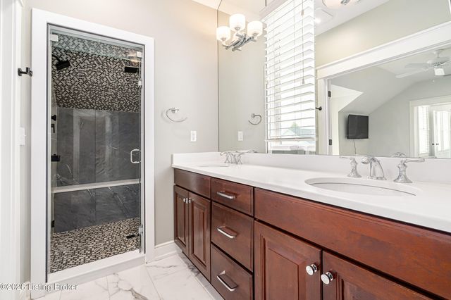 9513 Indian Pipe Ln, Prospect, KY 40059