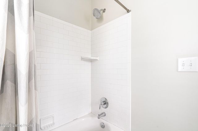 9513 Indian Pipe Ln, Prospect, KY 40059