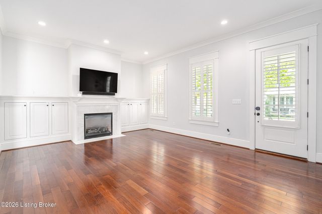 9513 Indian Pipe Ln, Prospect, KY 40059