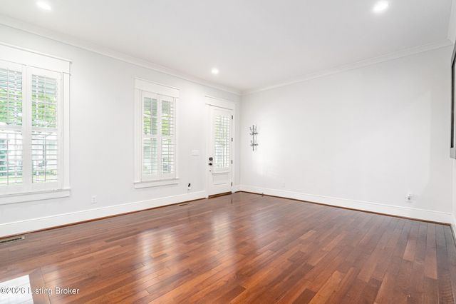 9513 Indian Pipe Ln, Prospect, KY 40059