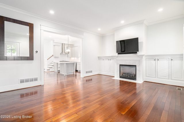 9513 Indian Pipe Ln, Prospect, KY 40059