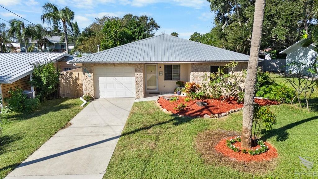 638 S PINE STREET, New Smyrna Beach, FL 32169