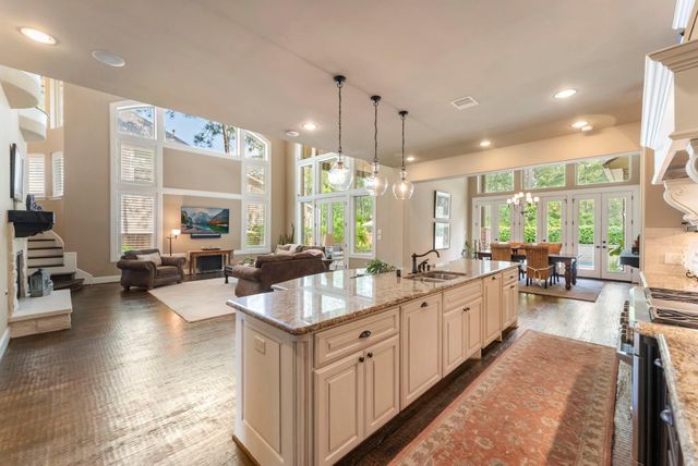 141 Evergreen Oak Drive, Conroe, TX 77384