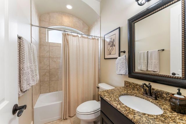 141 Evergreen Oak Drive, Conroe, TX 77384