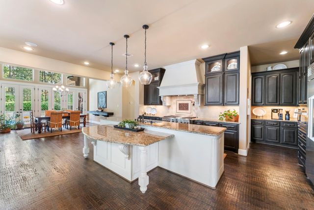 141 Evergreen Oak Drive, Conroe, TX 77384