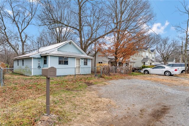 224 Maple Avenue, West Fork, AR 72774