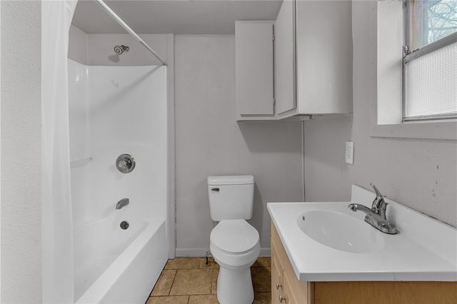 224 Maple Avenue, West Fork, AR 72774