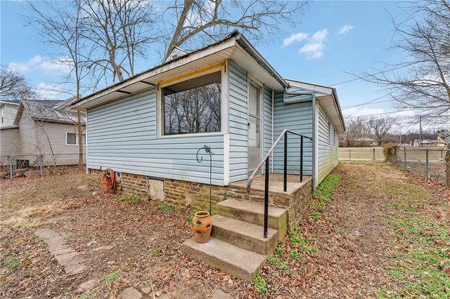 224 Maple Avenue, West Fork, AR 72774