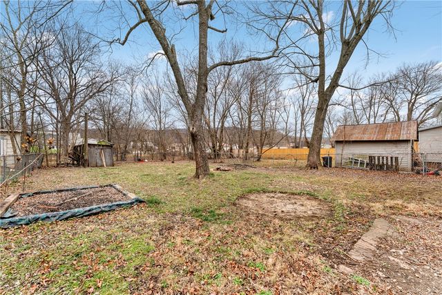 224 Maple Avenue, West Fork, AR 72774