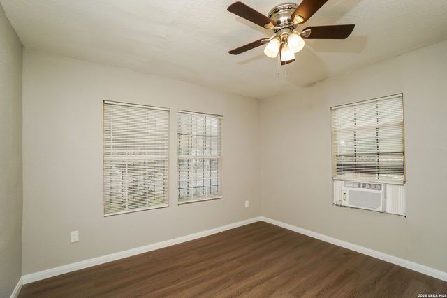 614 N Sabinas, San Antonio, TX 78207