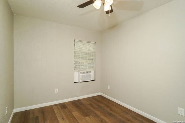 614 N Sabinas, San Antonio, TX 78207