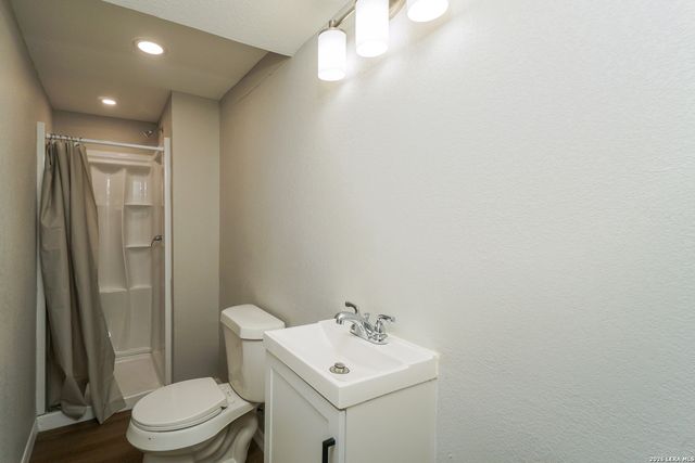 614 N Sabinas, San Antonio, TX 78207