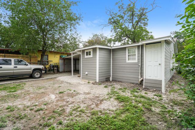 614 N Sabinas, San Antonio, TX 78207