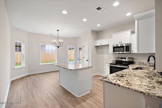 13824 Molly Madeline Lane, Olive Branch, MS 38654