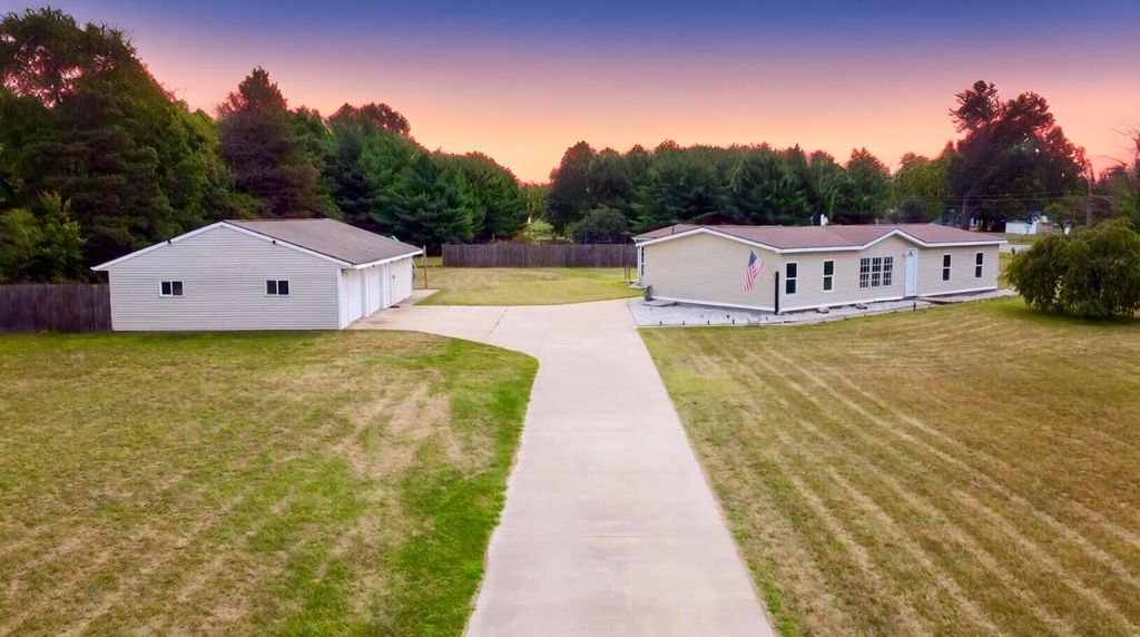 70525 Ironwood Drive, Niles, MI 49120