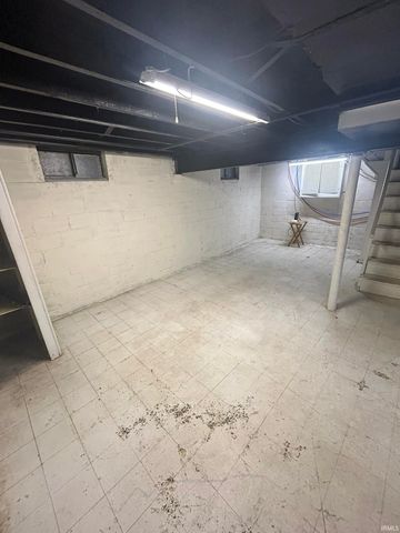 1904 E Delaware Street, Evansville, IN 47711