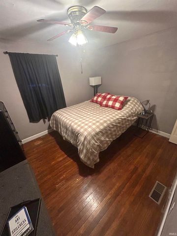 1904 E Delaware Street, Evansville, IN 47711