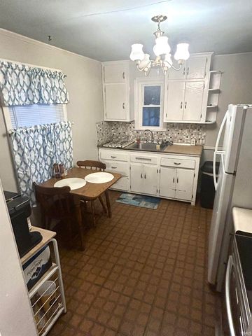 1904 E Delaware Street, Evansville, IN 47711