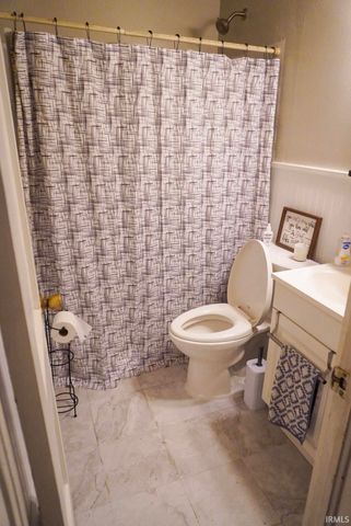1904 E Delaware Street, Evansville, IN 47711
