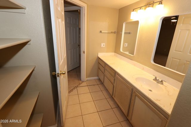 1099 W FLINT Street A, Chandler, AZ 85224