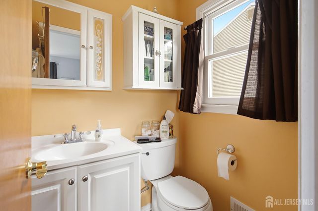 39 McFadden Drive, Monroe, NJ 08831