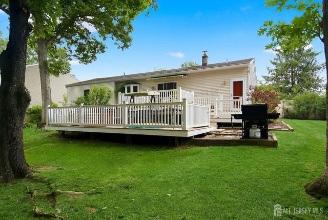 39 McFadden Drive, Monroe, NJ 08831
