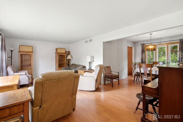39 McFadden Drive, Monroe, NJ 08831