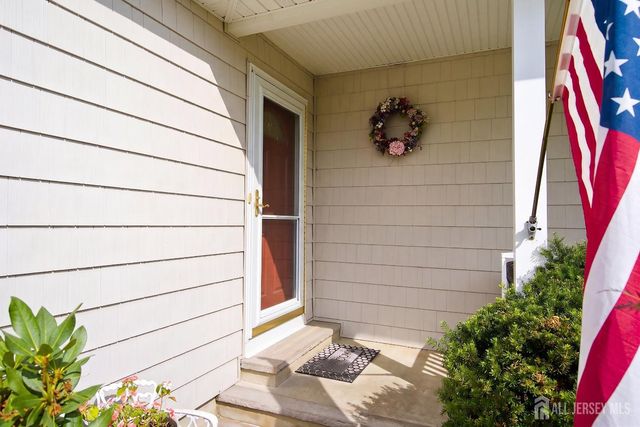 39 McFadden Drive, Monroe, NJ 08831