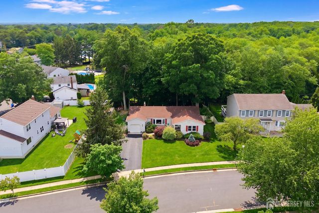 39 McFadden Drive, Monroe, NJ 08831