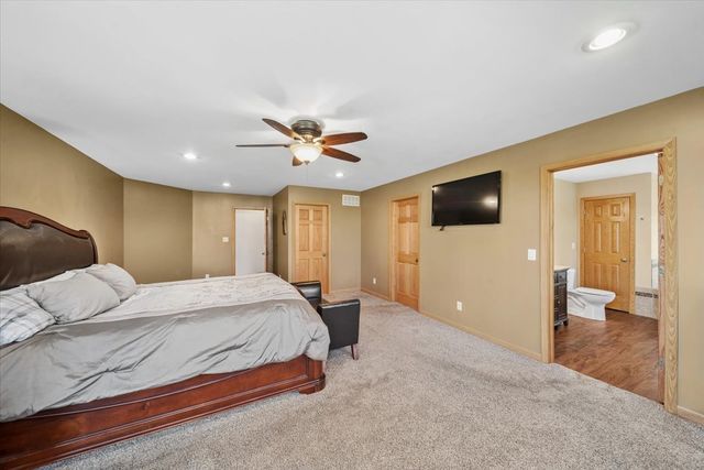 2 Division Street, Bristol, IL 60512