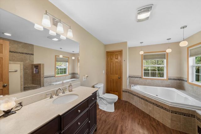 2 Division Street, Bristol, IL 60512